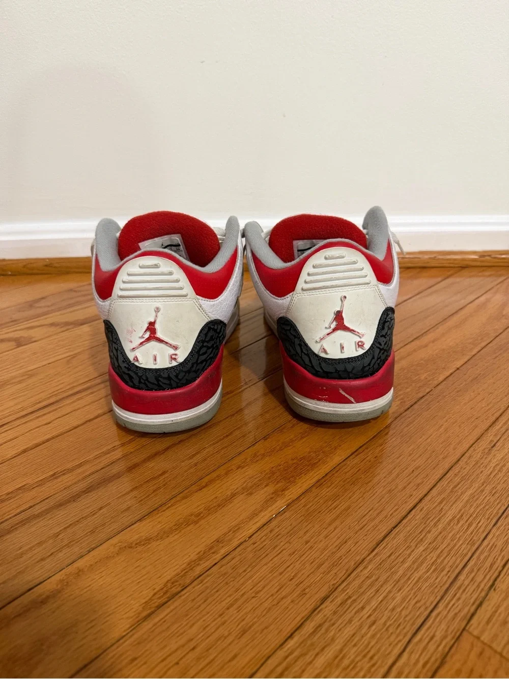 Retro Jordan ‘Fire Red’ 3 Men’s White, Red & Black Retro Sneakers